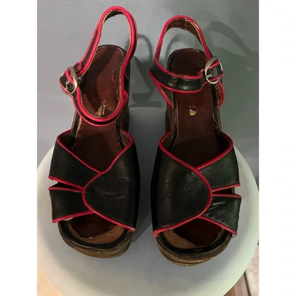 Vintage clothespin shoes. - Picture 9 of 16